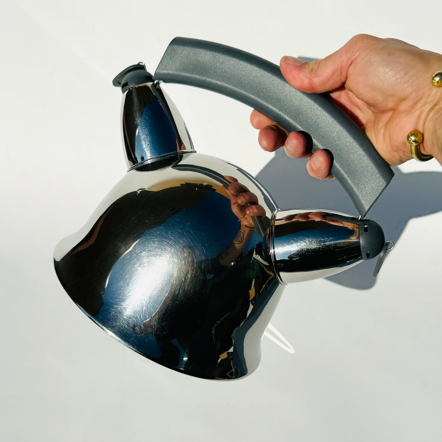 Scarce Andrea Branzi 'Mama-ò' Postmodern Kettle 1988