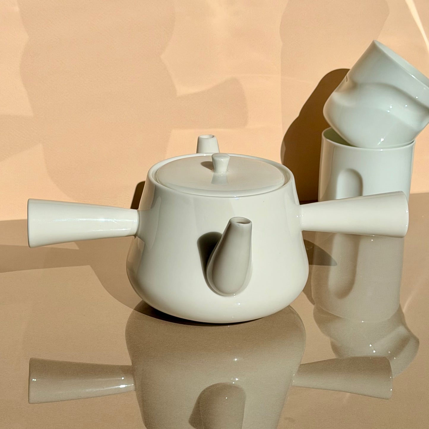 Richard Hutten 'Tea For Two' Teapot / Droog 2013