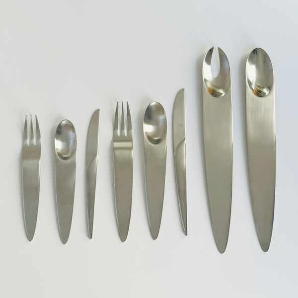 Deadstock Nedda El-Asmar 'Appetize' 12 Piece Dinner Size Flatware 2006