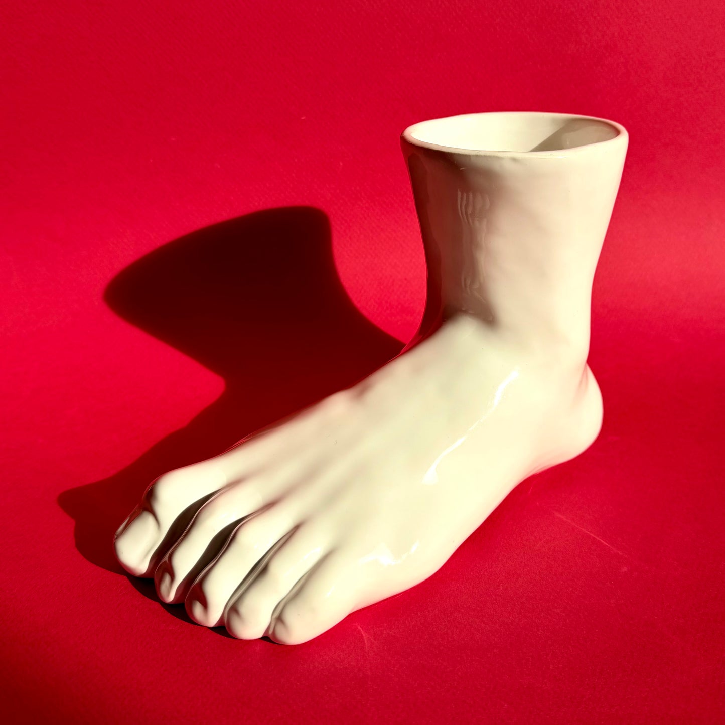 Vintage Trompe L'oeil Foot Vase / Raymor Italy 1960s