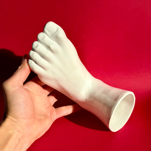 Vintage Trompe L'oeil Foot Vase / Raymor Italy 1960s