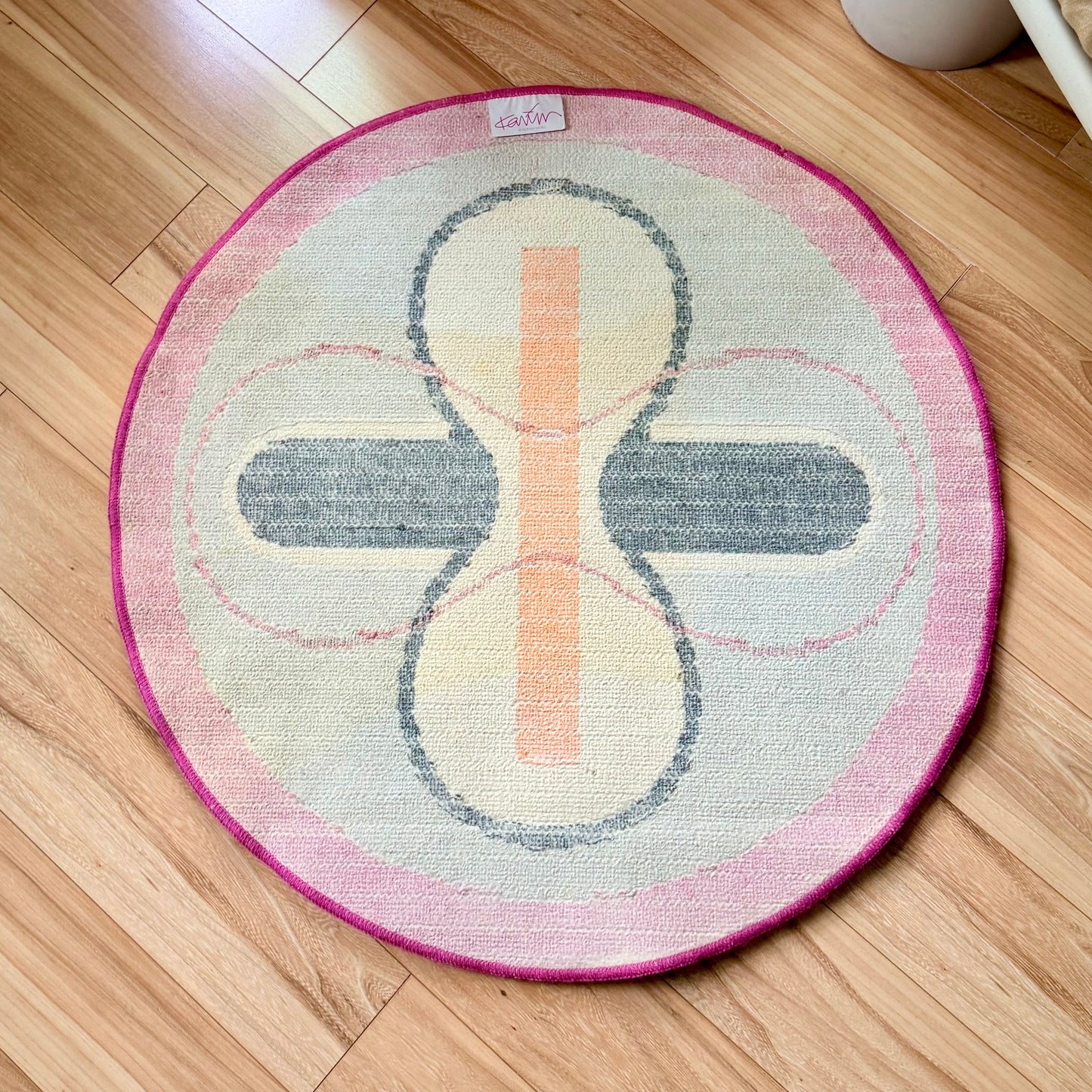 Karim Rashid Digilove Round Rug 2015