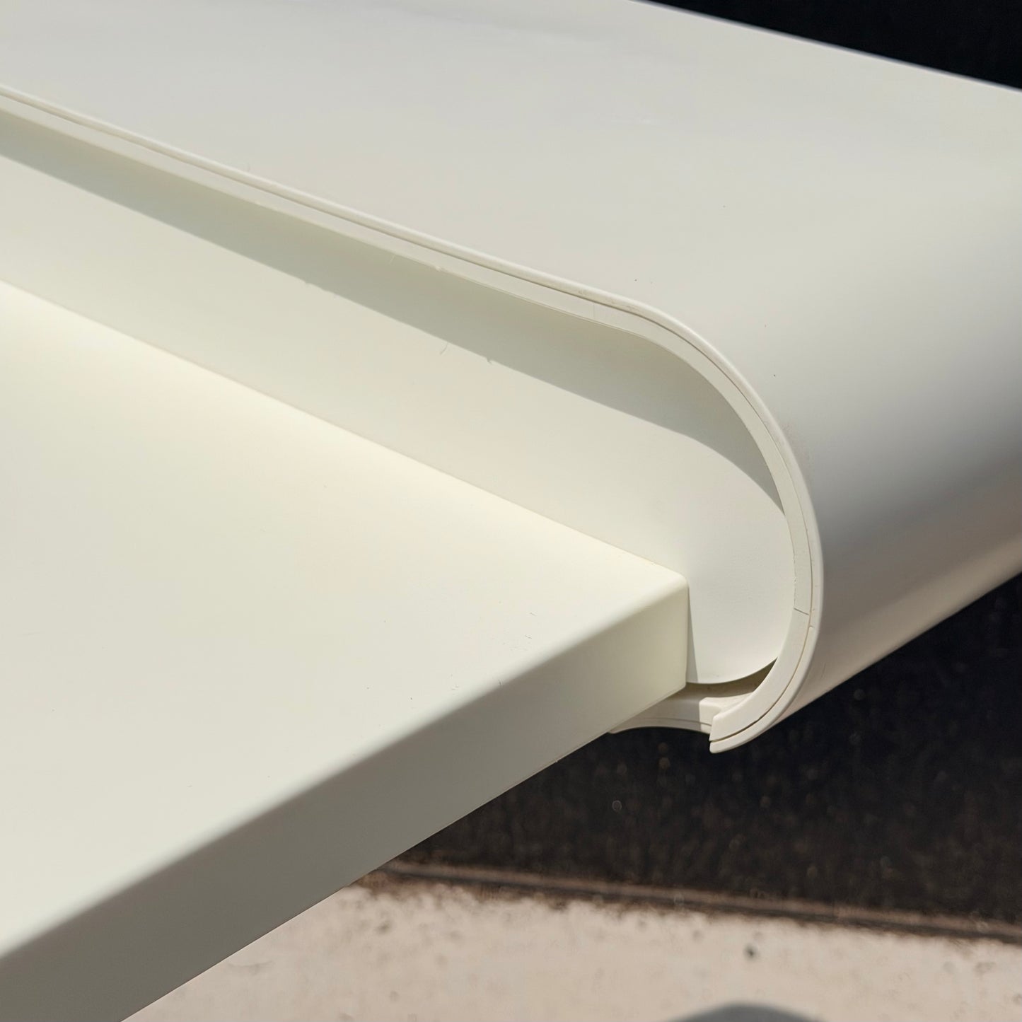 Y2K White 'DAVE' Expanding Desk / Table 2010