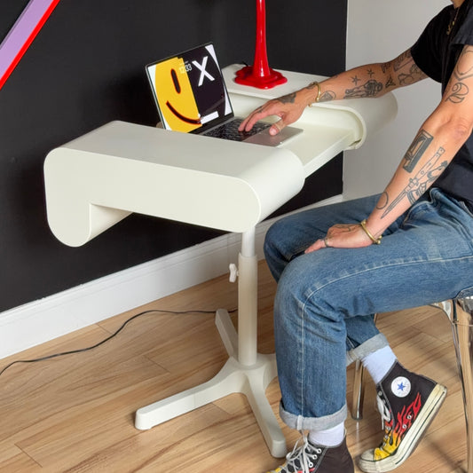 Y2K White 'DAVE' Expanding Desk / Table 2010